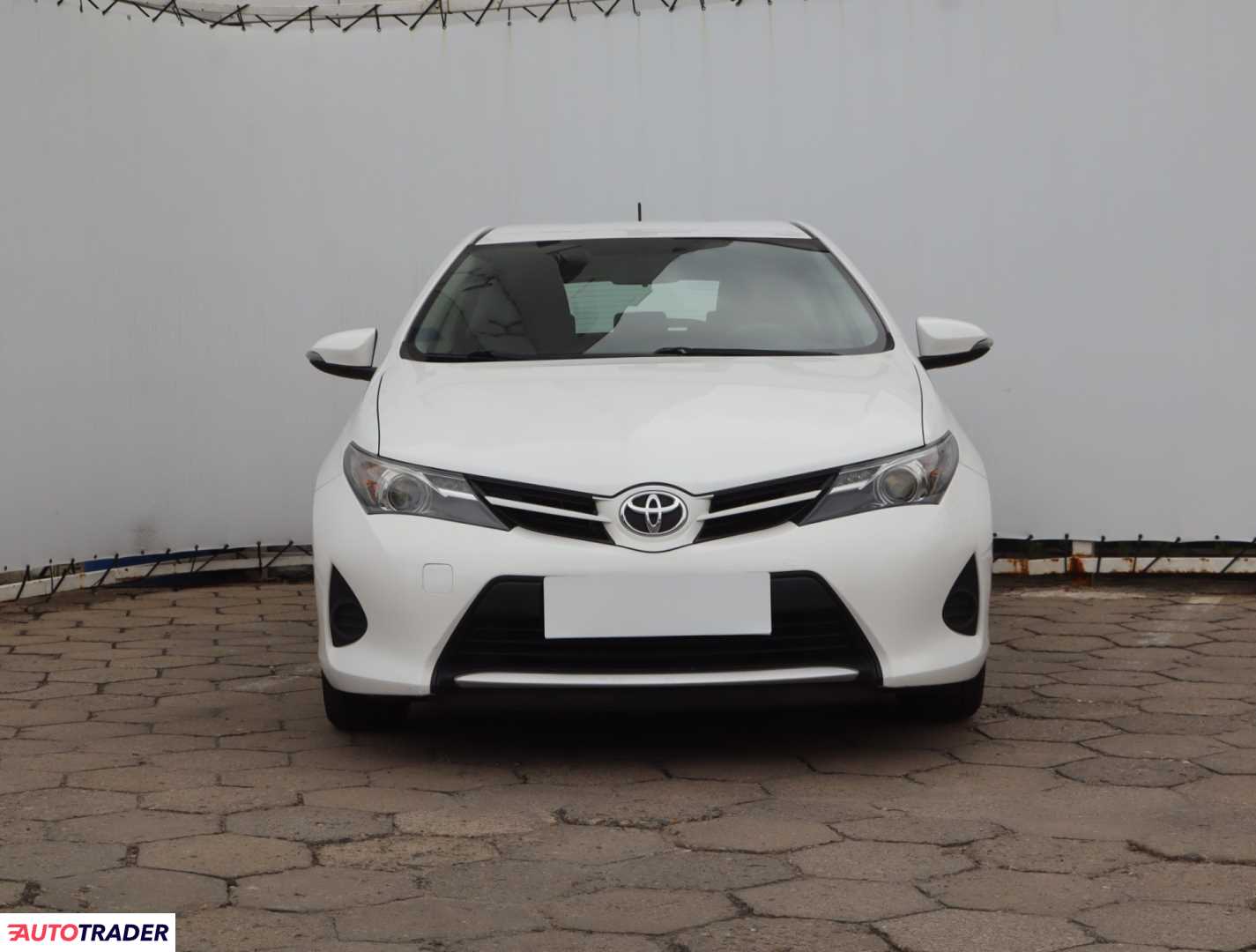 Toyota Auris 2015 1.3 97 KM