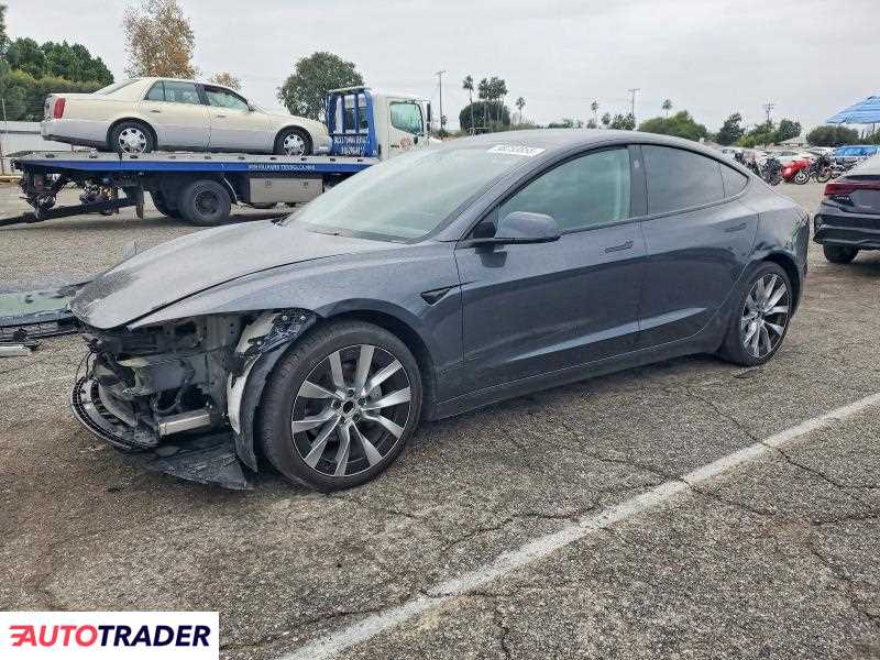 Tesla Model 3 2024