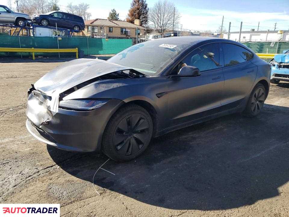 Tesla Model 3 2025