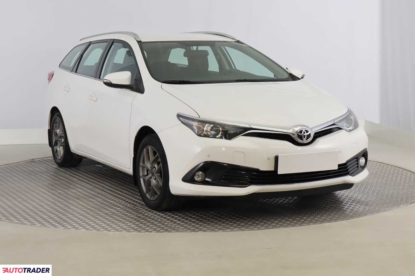 Toyota Auris 2015 1.6 130 KM