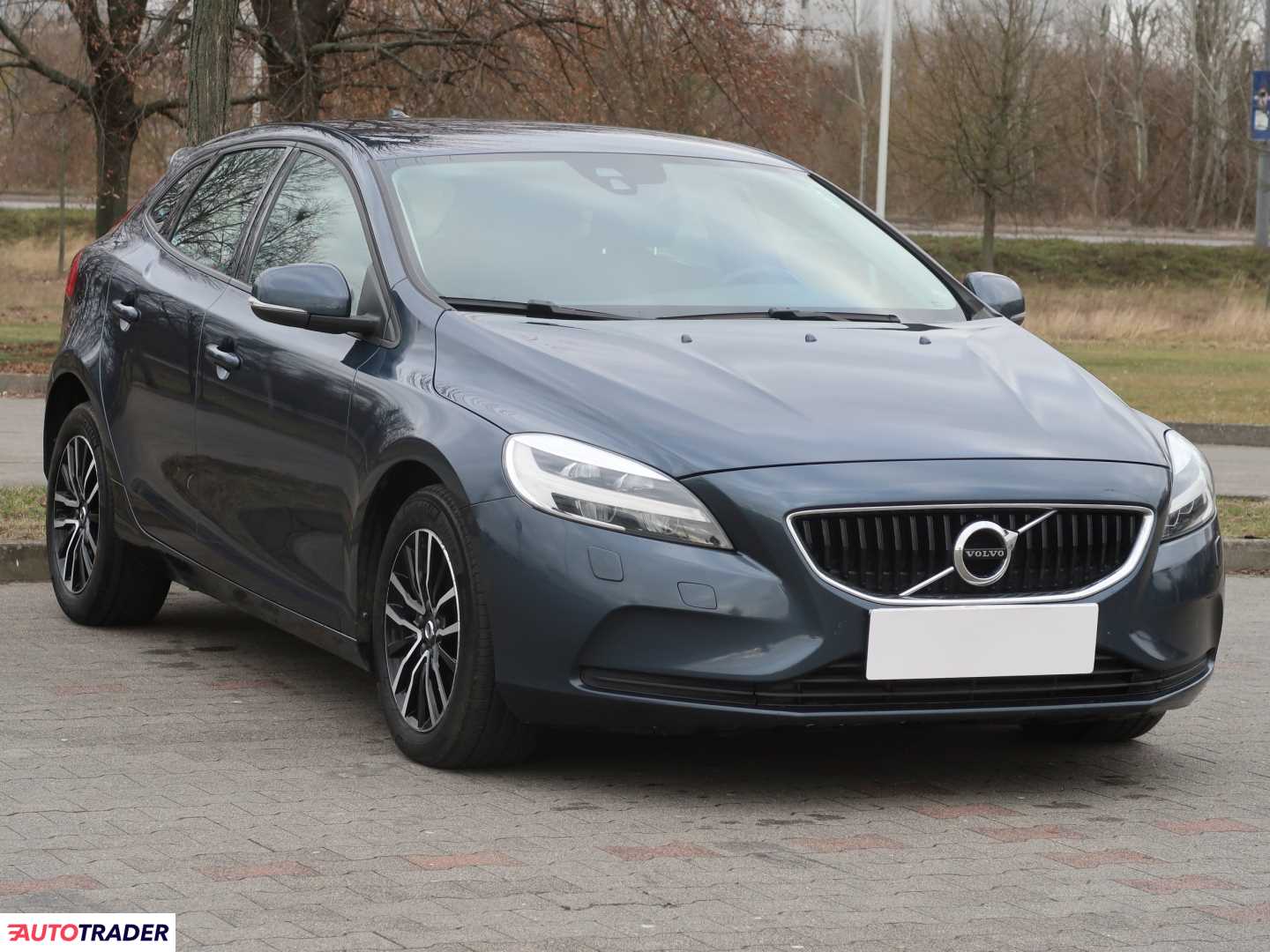 Volvo V40 2.0 147 KM 2017r. (Piaseczno)