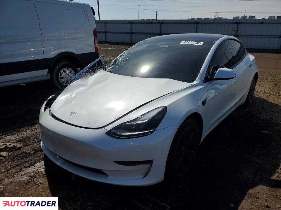 Tesla Model 3 2023