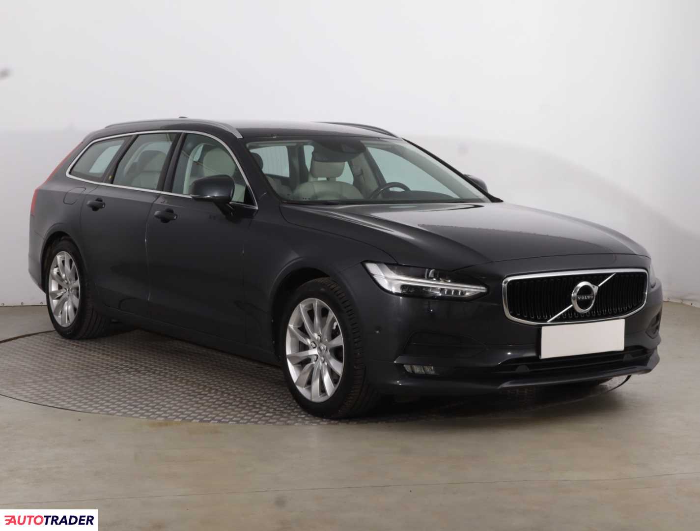 Volvo V90 2017 2.0 187 KM