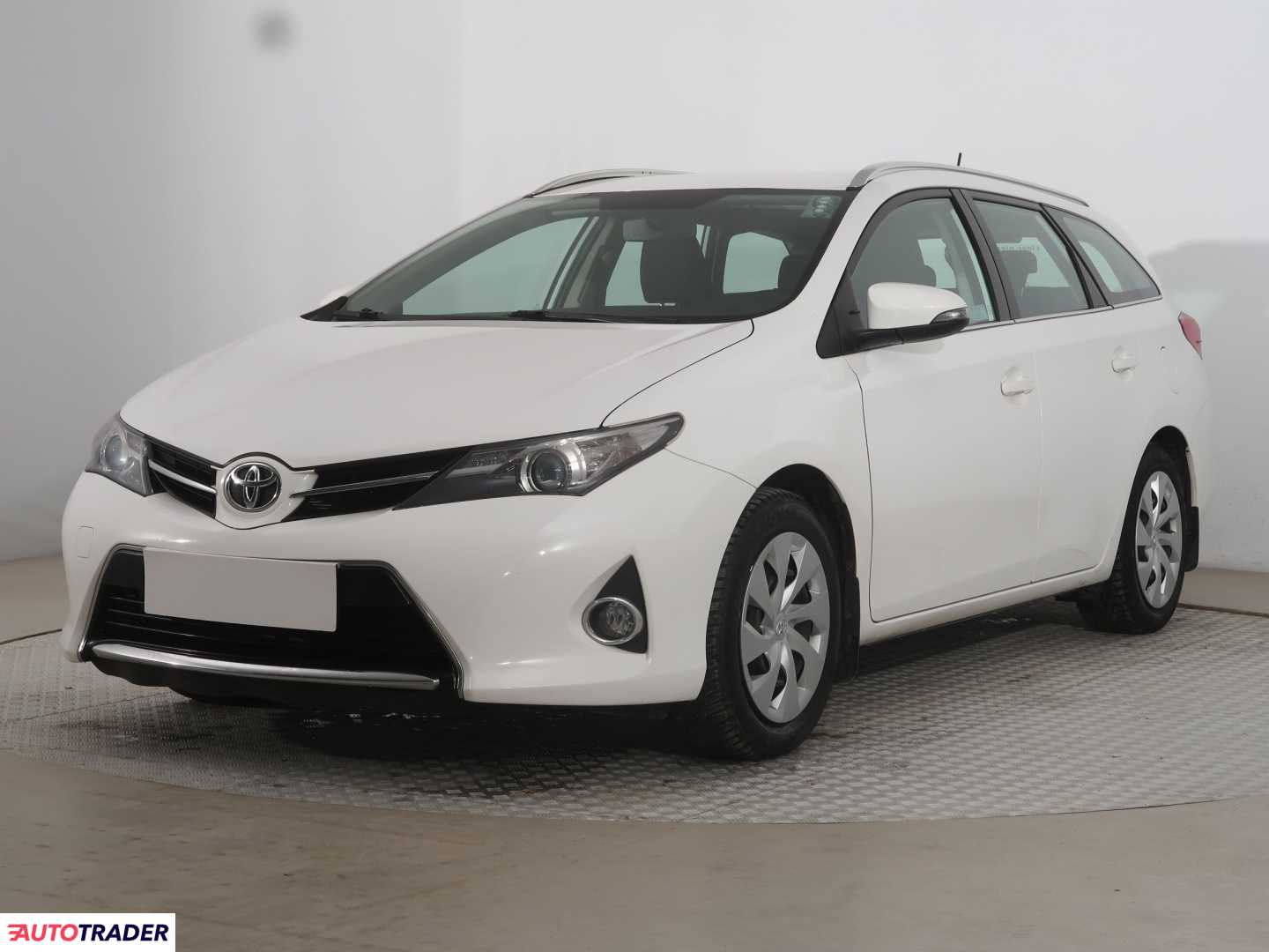 Toyota Auris 1.6 130 KM 2013r. (Piaseczno)