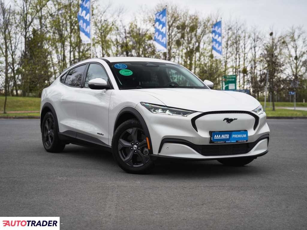 Ford Mustang 2021 296 KM