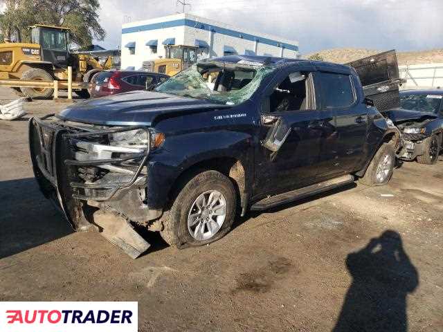 Chevrolet Silverado 5.0 benzyna 2019r. (ALBUQUERQUE)