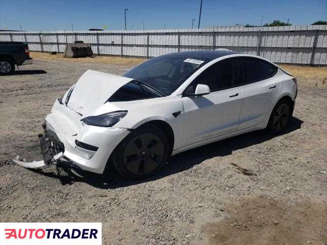 Tesla Model 3 benzyna 2021r. (SACRAMENTO)