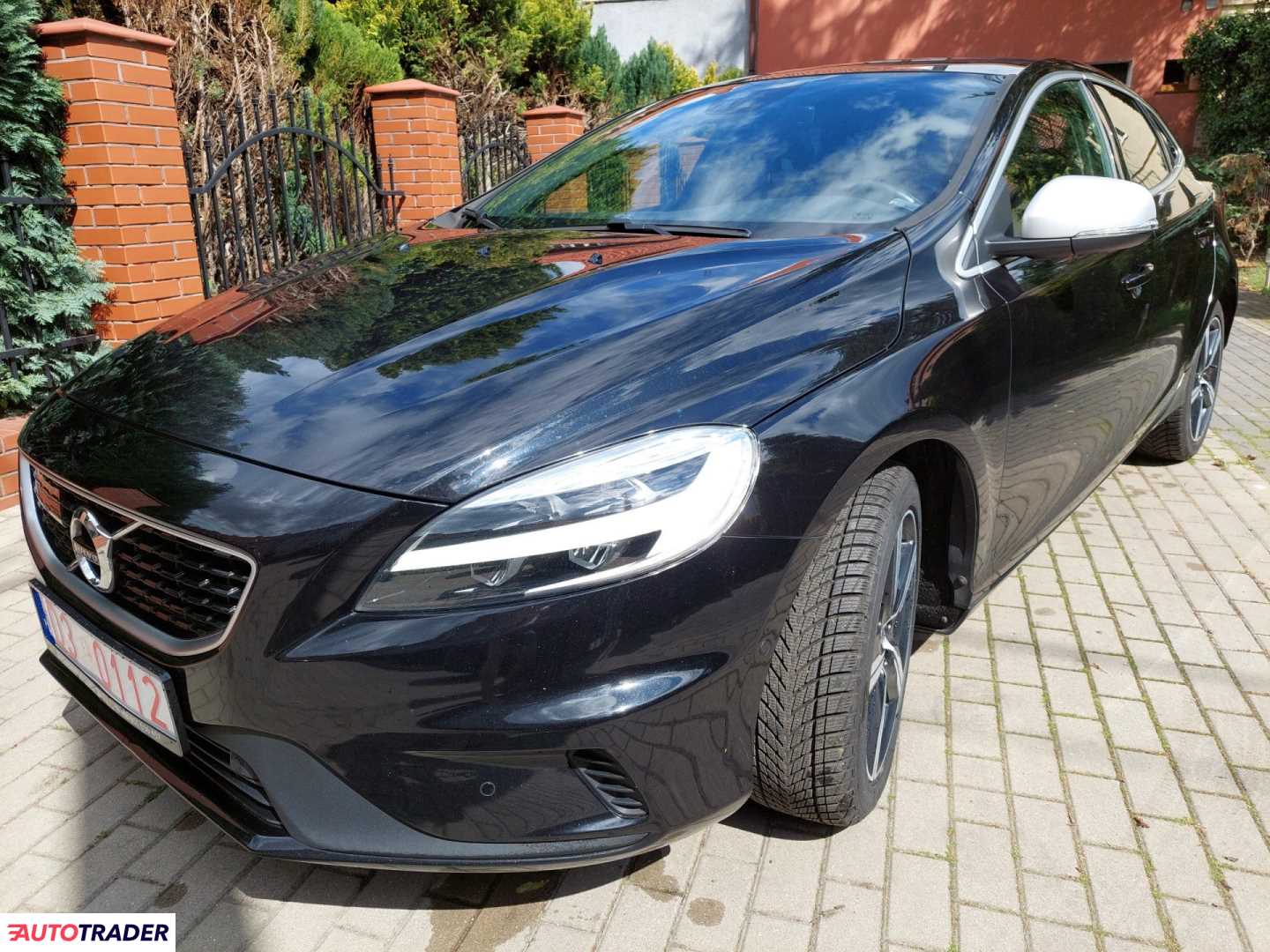 Volvo V40 2019 1.5 152 KM