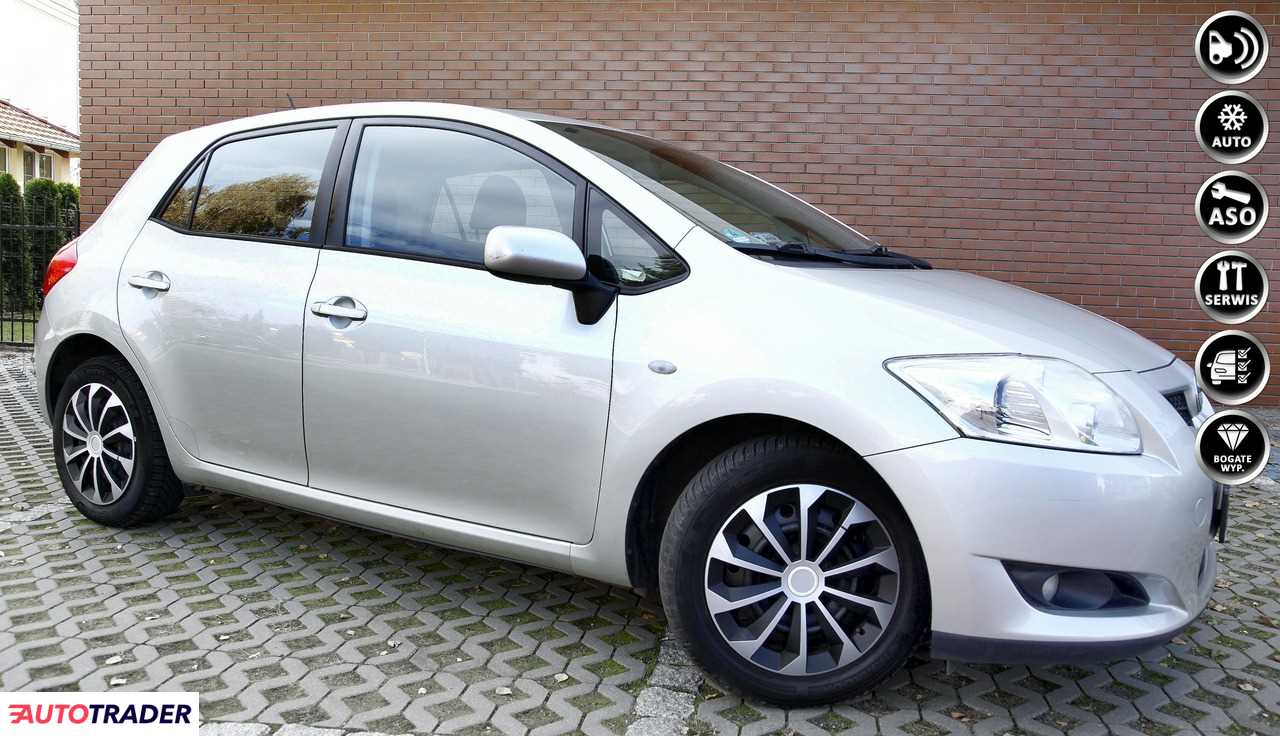 Toyota Auris 2010 1.3 105 KM