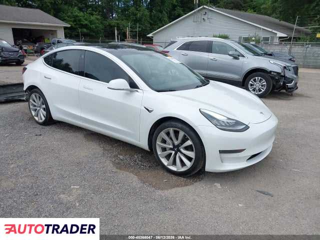 Tesla Model 3 2020
