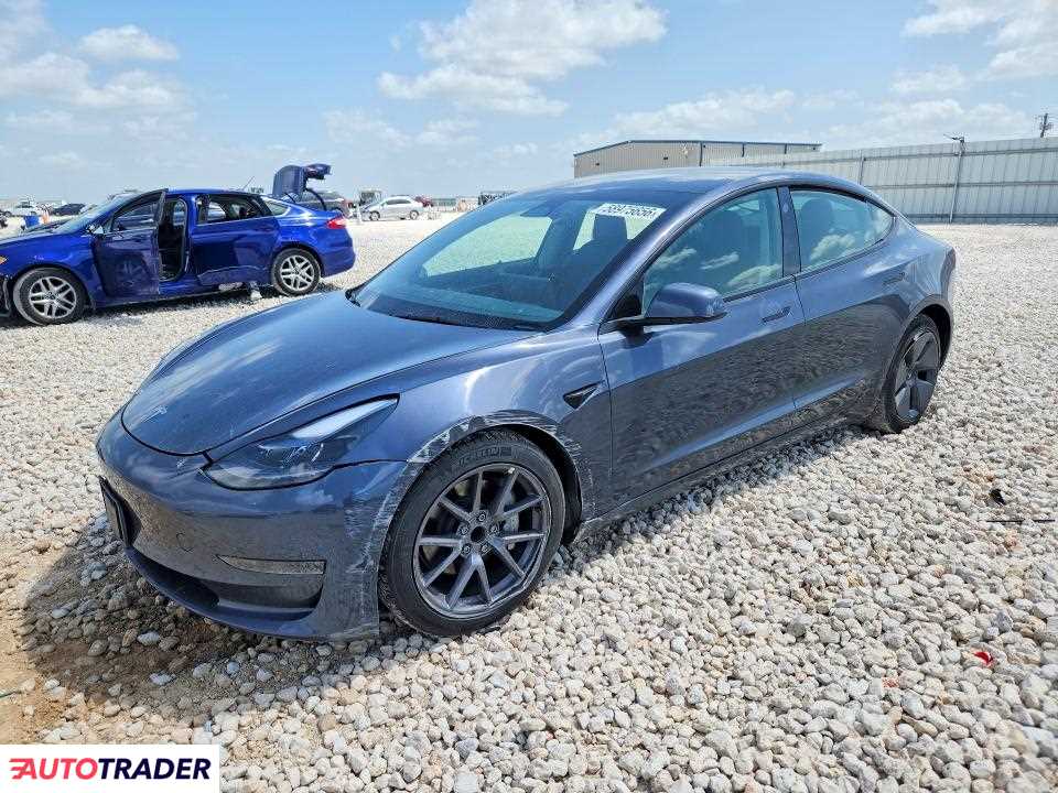 Tesla Model 3 2023