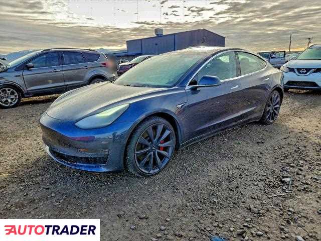 Tesla Model 3 2020
