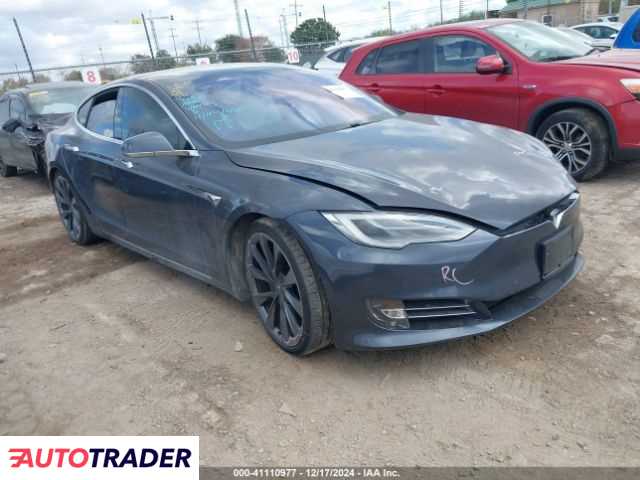 Tesla Model S 2020