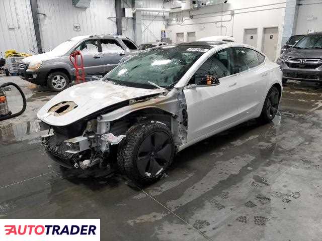 Tesla Model 3 2020