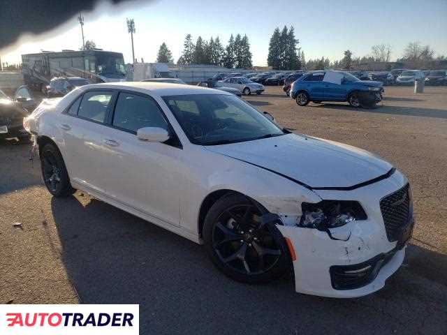 Chrysler 300C 5.0 benzyna 2021r. (WOODBURN)