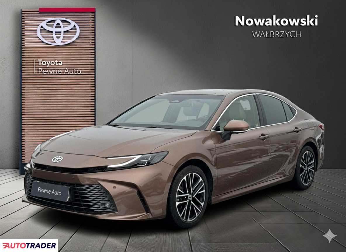 Toyota Camry 2024 2.5 186 KM