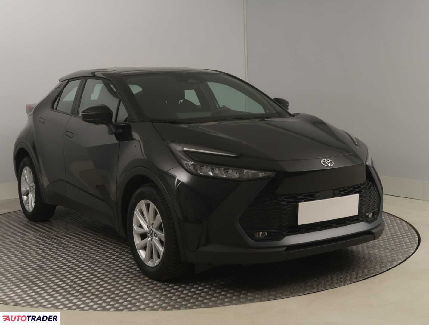 Toyota C-HR 2024 1.8 138 KM