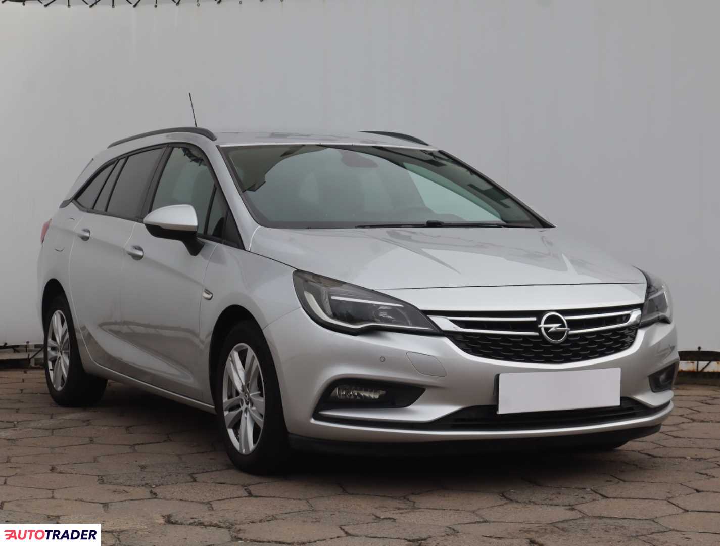 Opel Astra 2018 1.6 108 KM