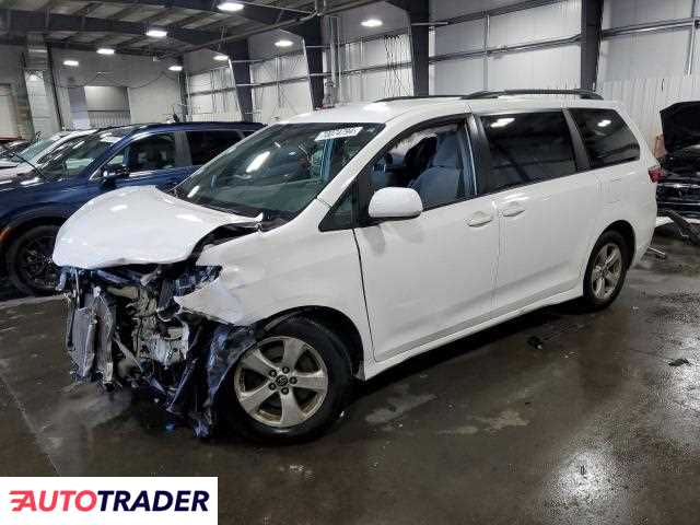 Toyota Sienna 3.0 benzyna 2019r. (HAM LAKE)