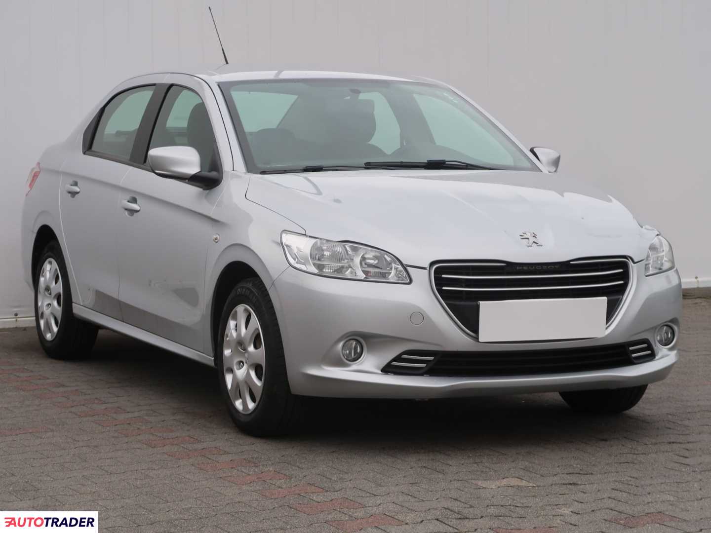 Peugeot 301 2015 1.6 113 KM