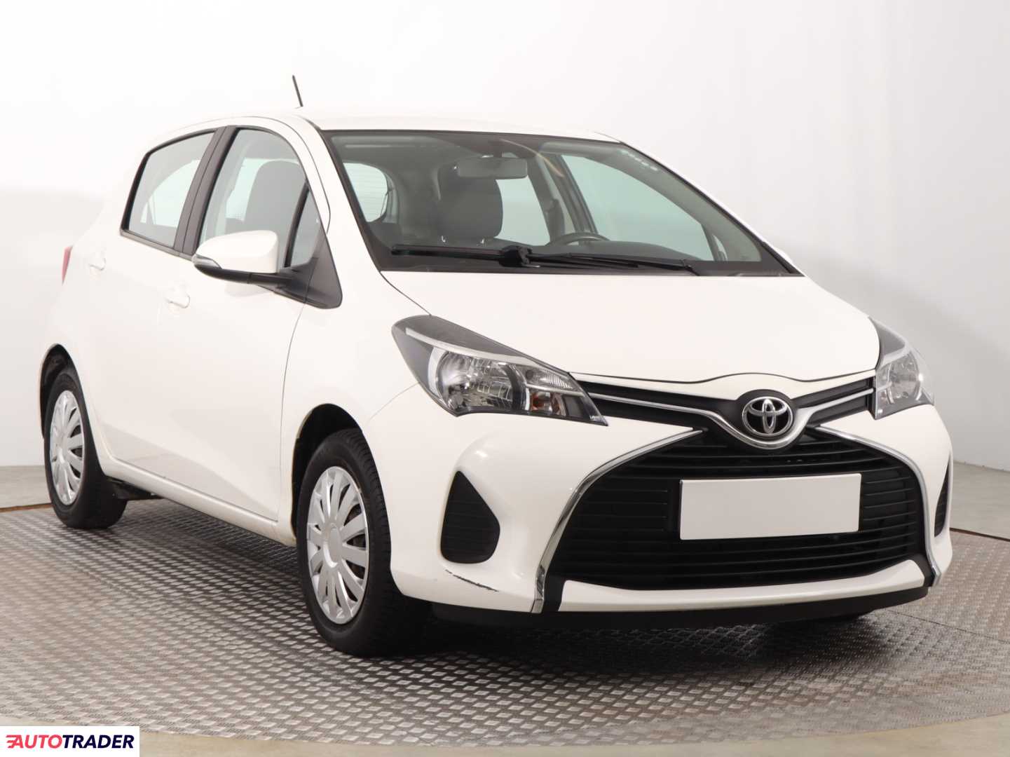 Toyota Yaris 2015 1.0 68 KM Toyota Yaris 2015 1.0 68 KM