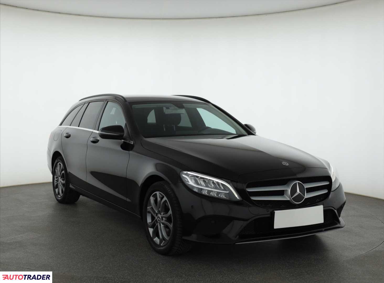 Mercedes C-klasa 2018 2.0 147 KM