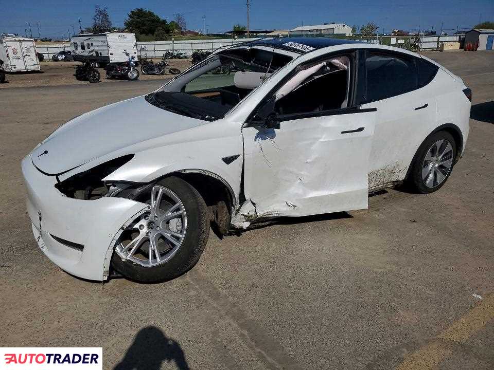 Tesla Model Y 2022
