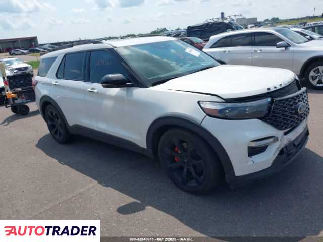 Ford Explorer 2022 3