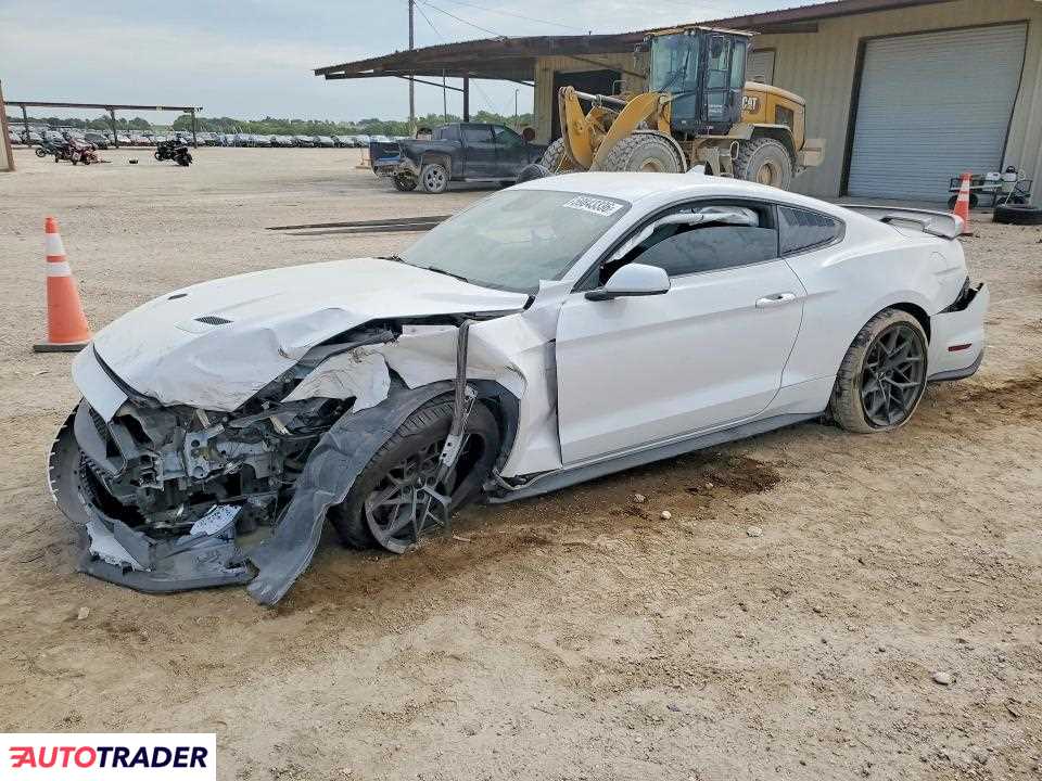 Ford Mustang 2021 5