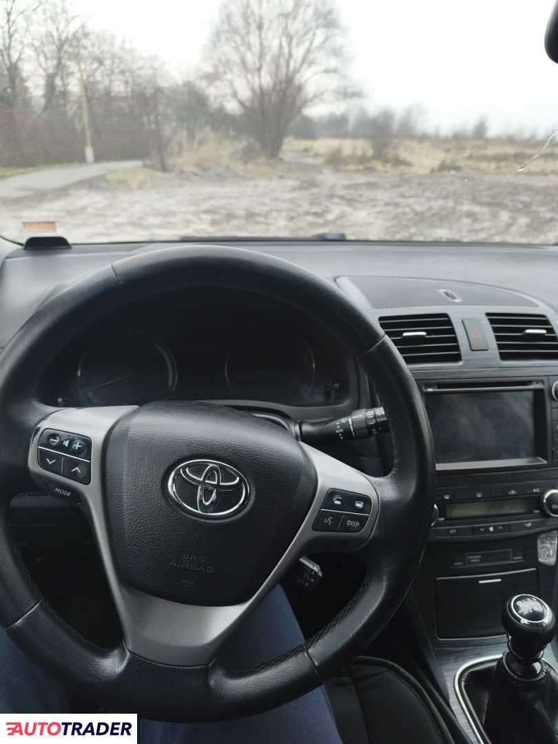 Toyota Avensis 2008 2.2 110 KM