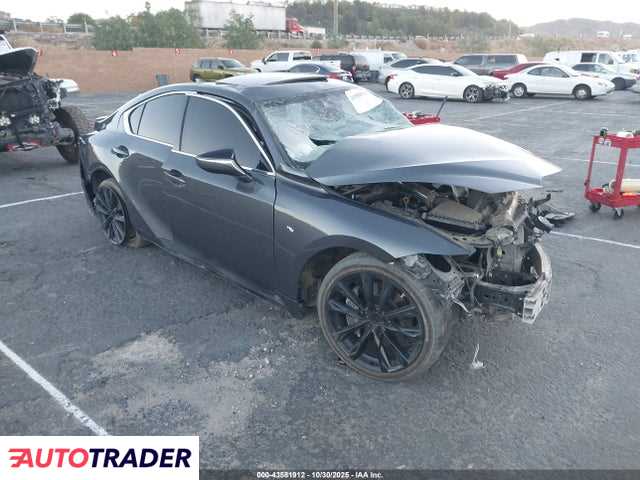 Lexus IS 2021 3