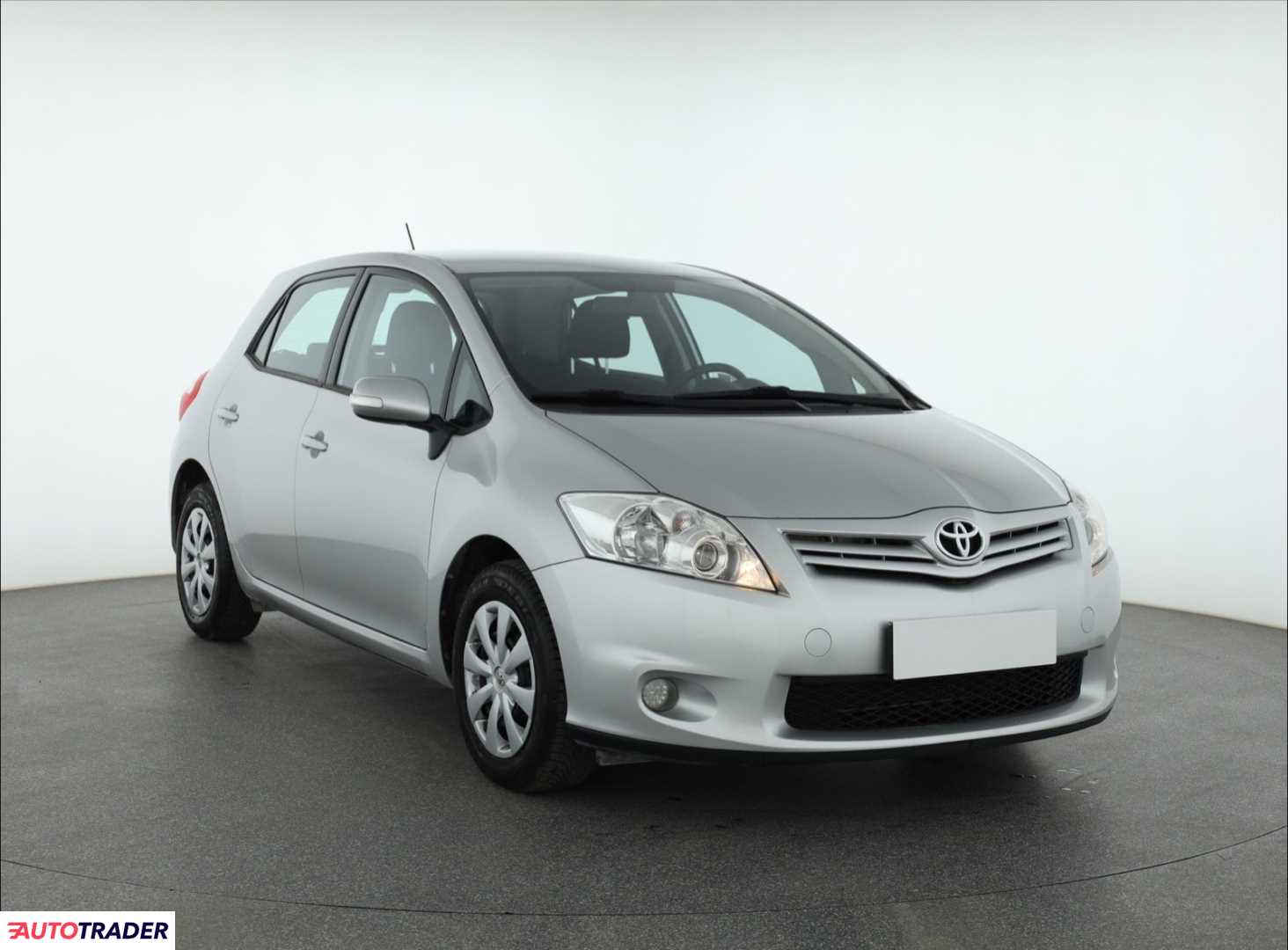 Toyota Auris 1.3 97 KM 2013r. (Piaseczno)