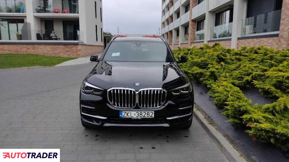 BMW X5 2022 3.0 394 KM