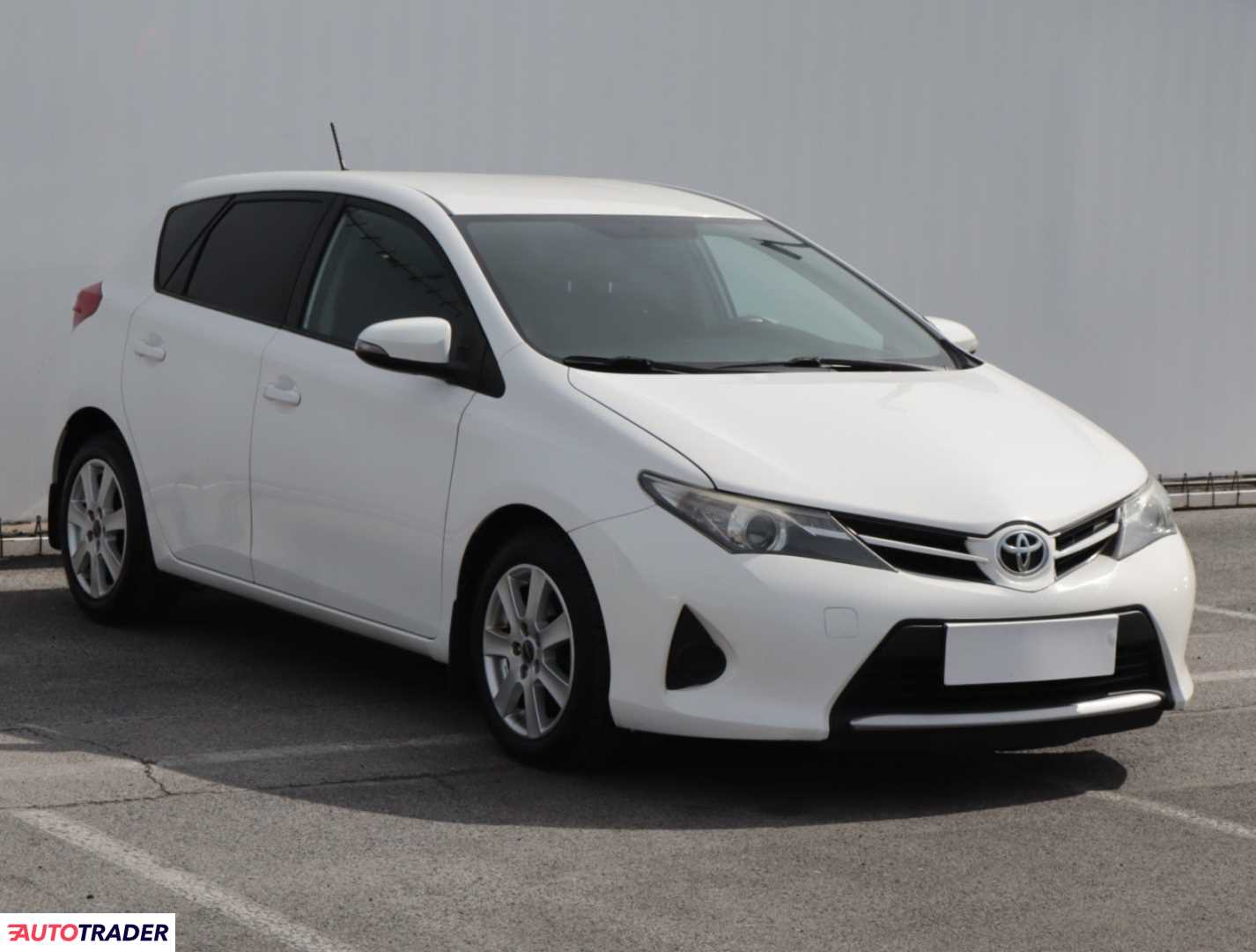 Toyota Auris 2014 1.4 88 KM