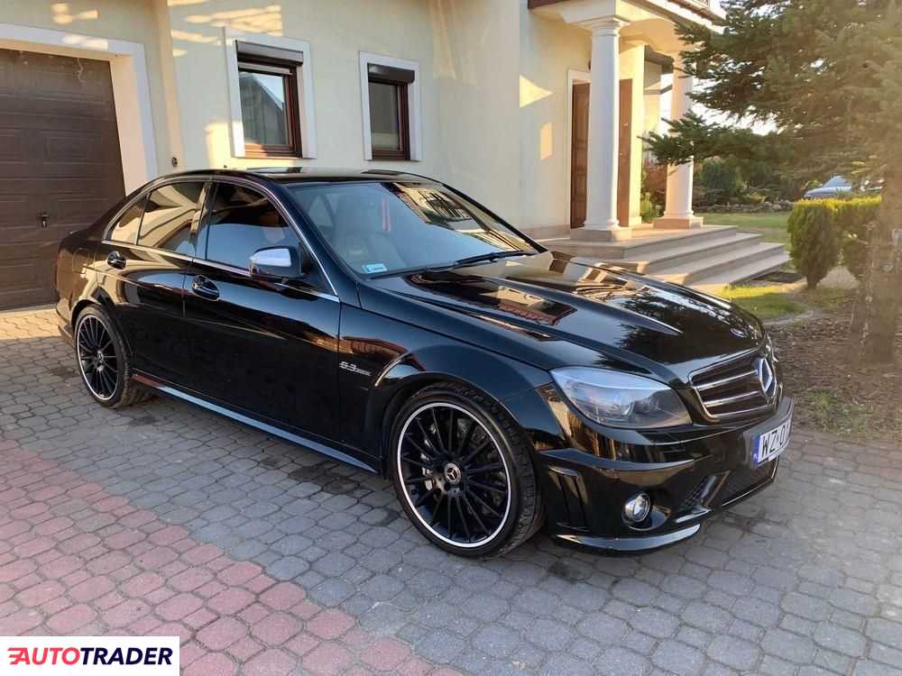 Mercedes C-klasa 2009 6.2 487 KM