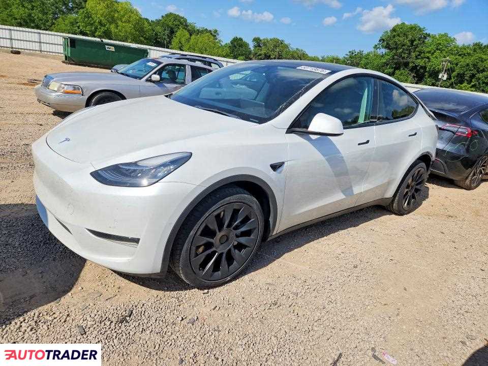 Tesla Model Y 2022