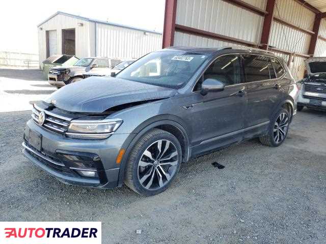 Volkswagen Tiguan 2.0 benzyna 2018r. (HELENA)