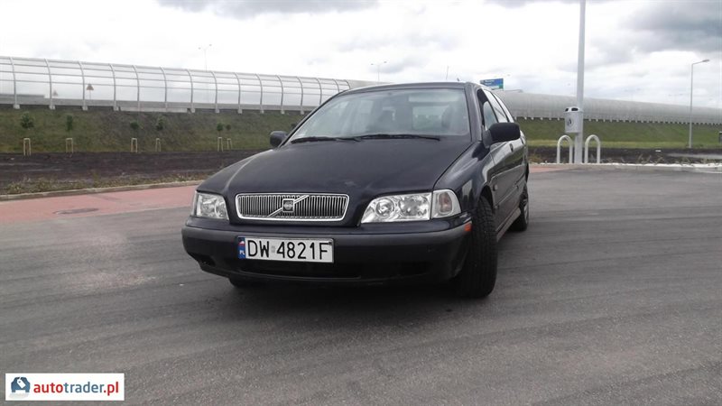 Volvo v40 1996 универсал