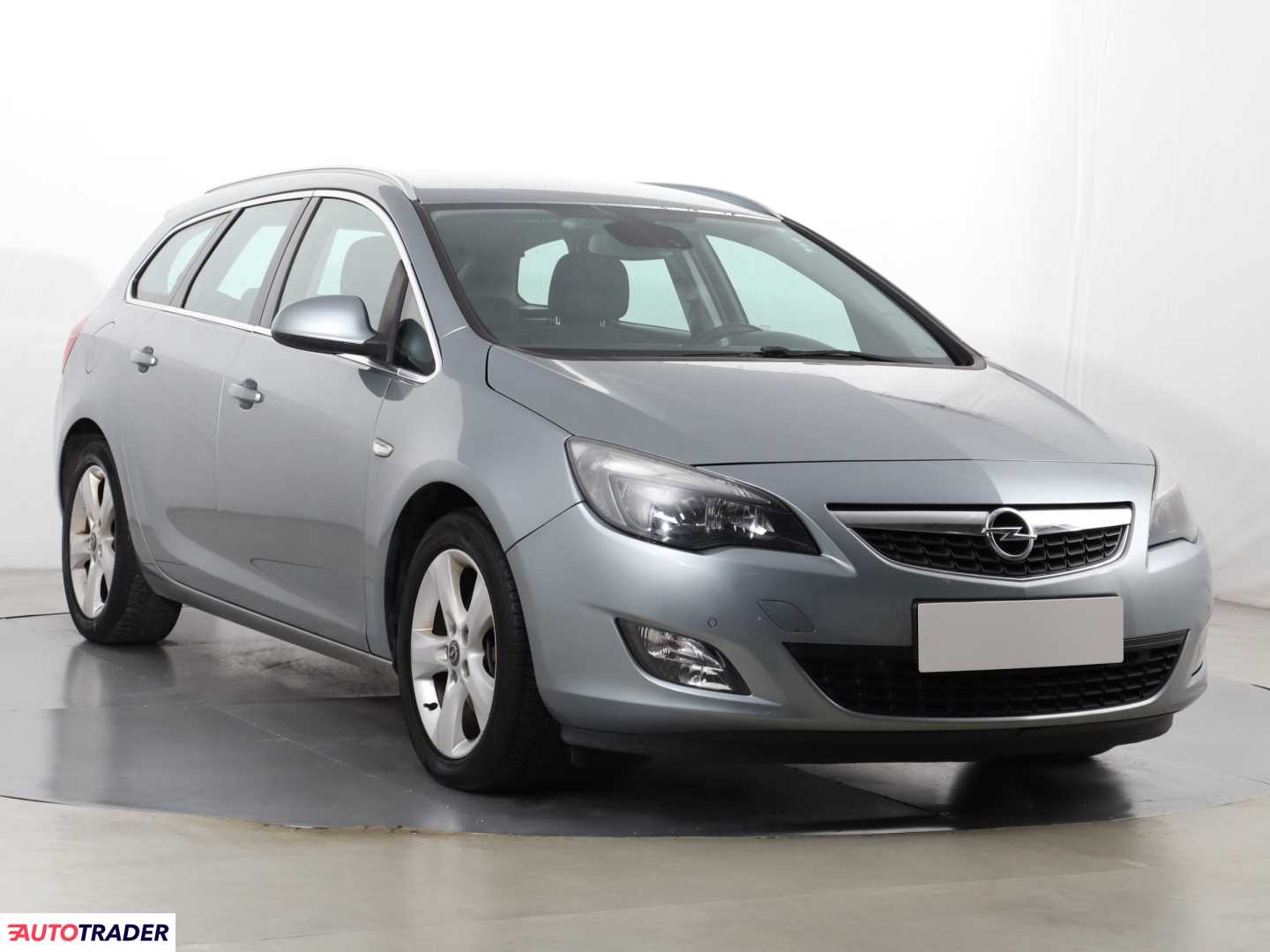 Opel Astra 2011 1.6 177 KM