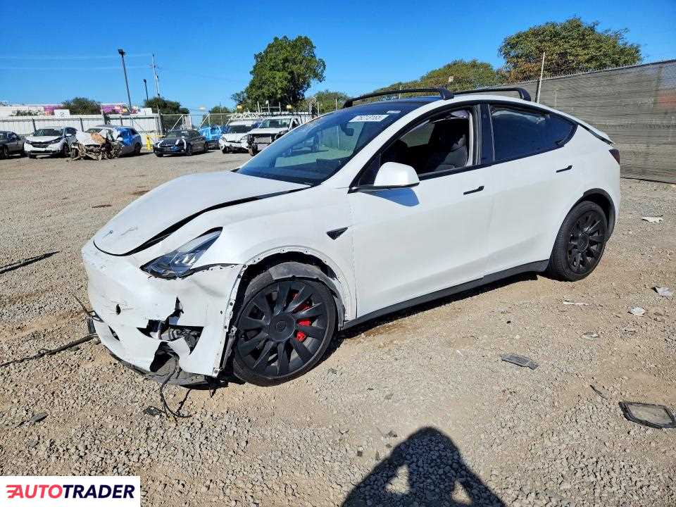 Tesla Model Y 2022