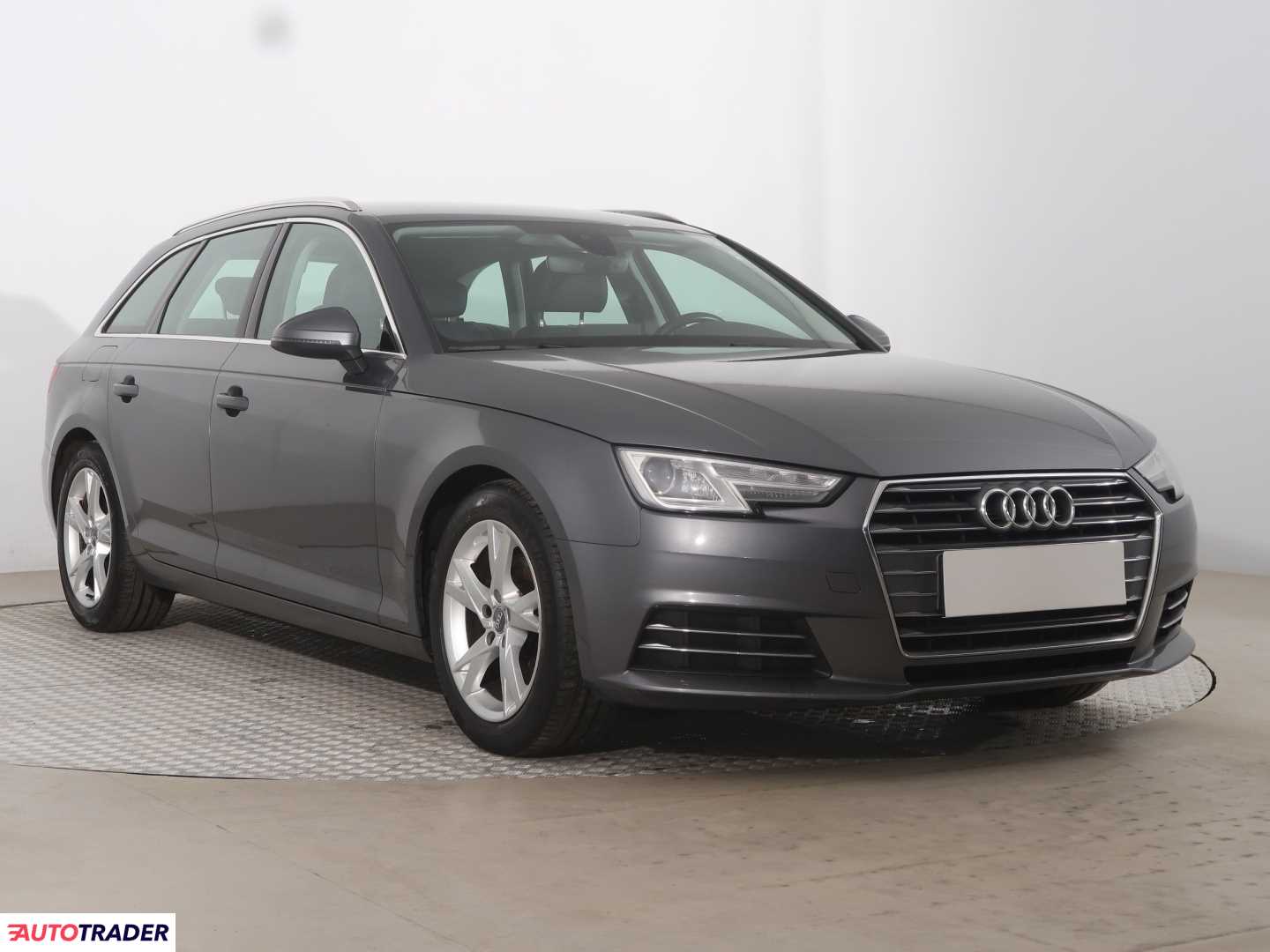 Audi A4 2.0 147 KM 2017r. (Piaseczno)