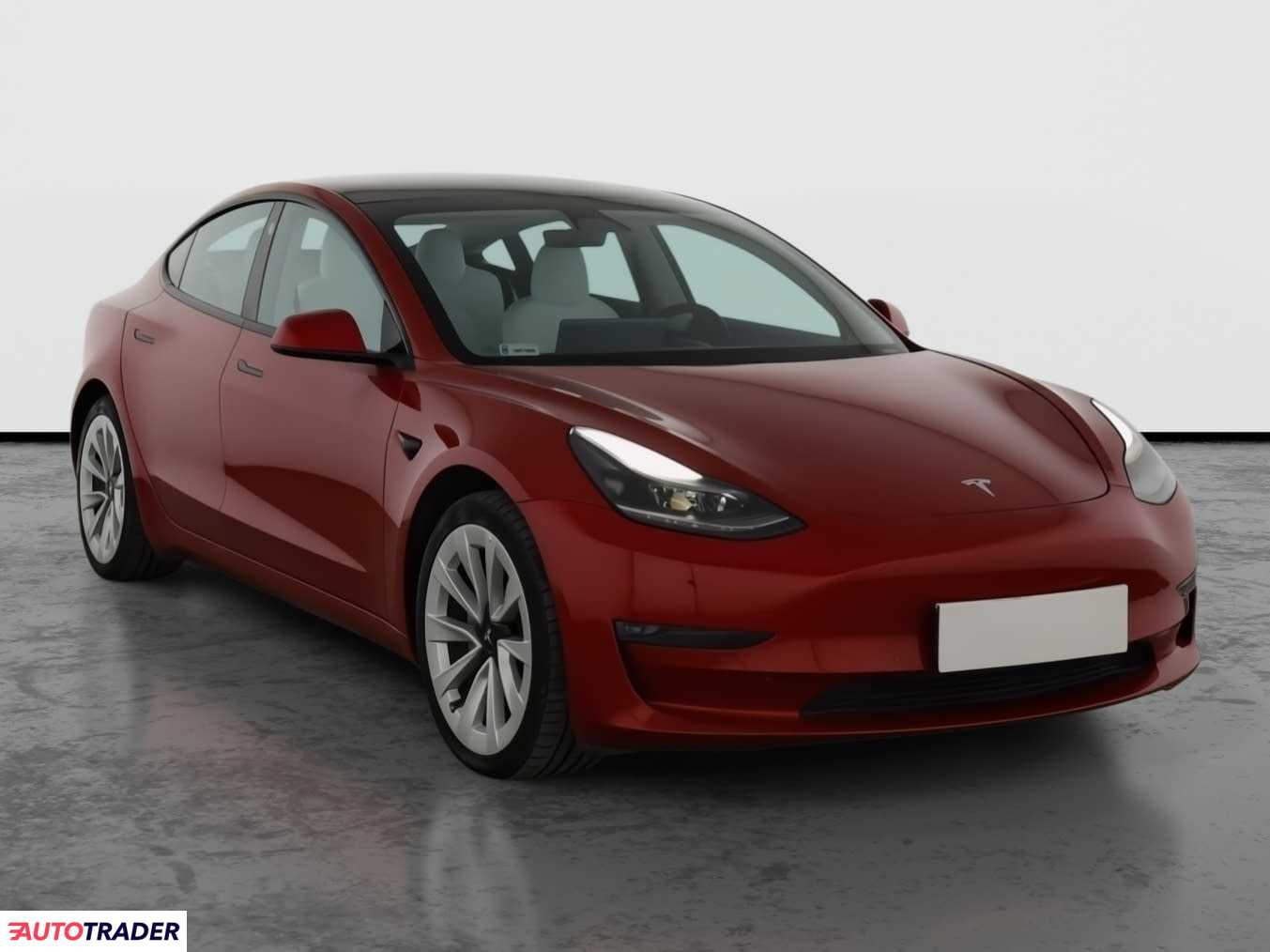 Tesla Model 3 2021 490 KM