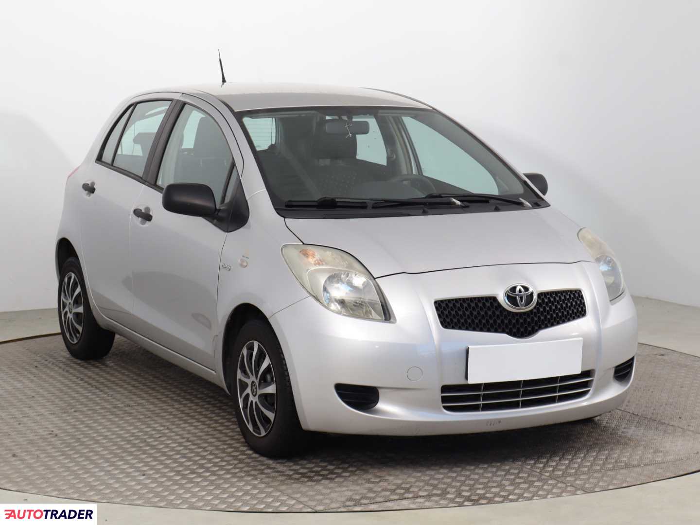Toyota Yaris 2007 1.4 88 KM