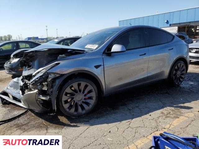 Tesla Model Y 2024