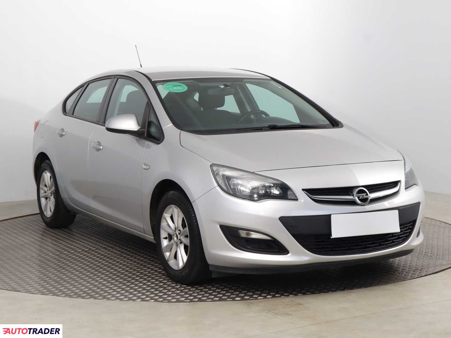 Opel Astra 2013 1.6 113 KM