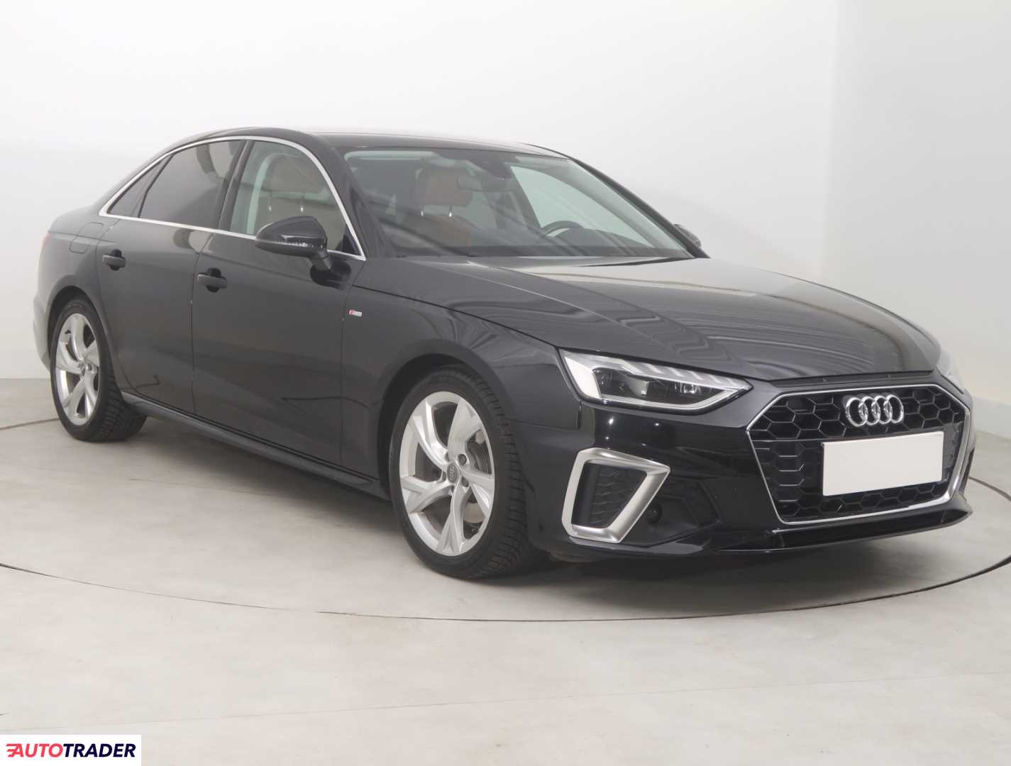Audi A4 2020 2.0 147 KM
