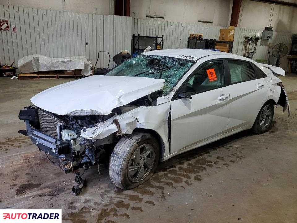 Hyundai Elantra 2025 2