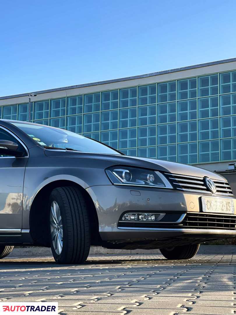 Volkswagen Passat 2011 2.0 140 KM