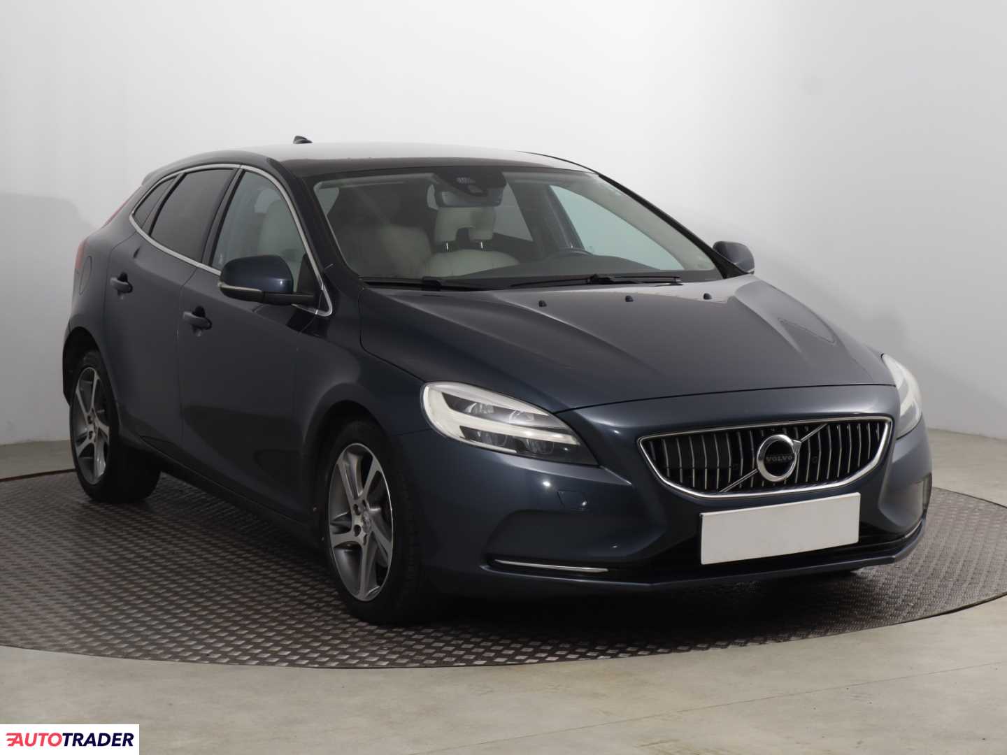 Volvo V40 2016 2.0 118 KM Volvo V40 2016 2.0 118 KM