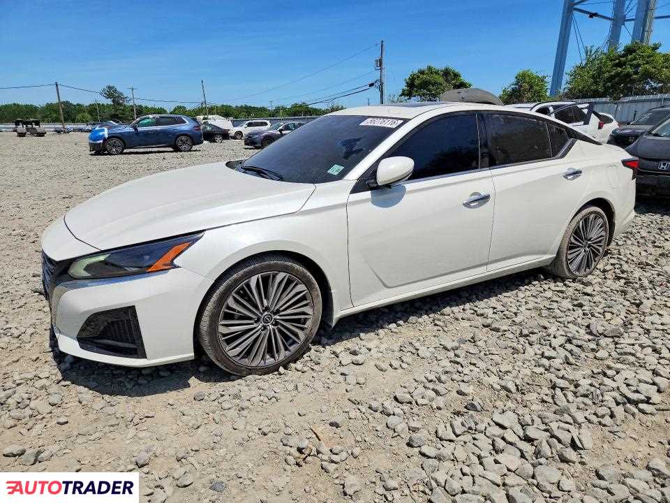 Nissan Altima 2025 2